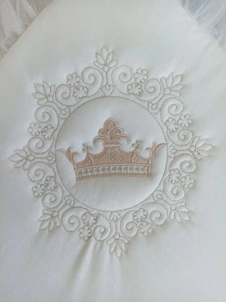 LitaeTrend Yenidoğan Sahra Taç Nakışlı Plazma Taşlı Güpürlü Fiyonklu Duvaklı Trilüks Kundak Bebek Battaniyesi Sütlü Kahv - Resim 6