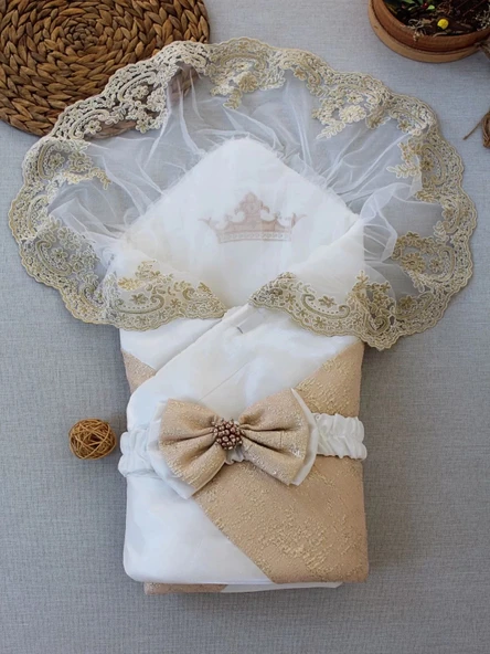 LitaeTrend Yenidoğan Gold Zümrüt Taşlı Prizma Taç Nakışlı Lüks Duvaklı Kumru Kundak Bebek Battaniyesi Gold ürün görseli 1