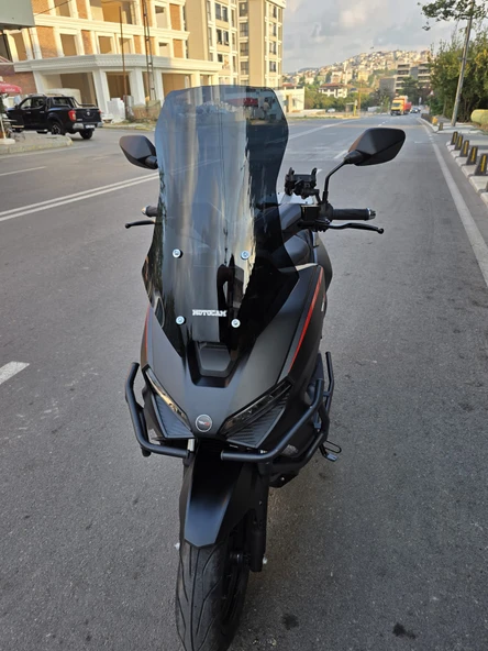 MOTOCAM Salcano Wind 150 Siperlik Ön Cam 2023-2025 Model 57cm Siyah Renkli 4mm - Resim 3