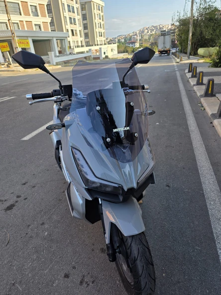 MOTOCAM Yuki Xway 125 Siperlik Ön Cam 2023-2025 Model 49cm Füme Renkli 4mm SPOR CAM - Resim 2