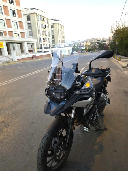 MOTOCAM Bmw F750 GS Siperlik Ön Cam 2018-2023 Model 57cm Şeffaf Renkli 4mm UZUN CAM - Resim 3