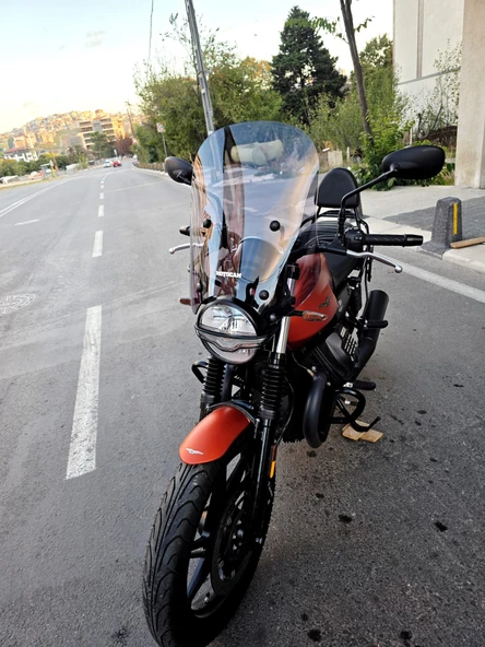 MOTOCAM Moto Guzzi V7 Stone Siperlik Ön Cam 2021-2023 Model 53cm Füme Renkli 4mm APARATSIZDIR - Resim 3