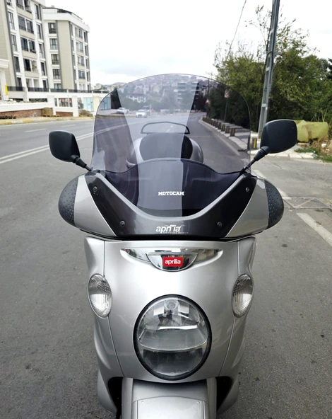 MOTOCAM Aprilia Scarabeo 500 Siperlik Ön Cam 49cm 2003-2008 Model Füme Renkli 4mm ürün görseli