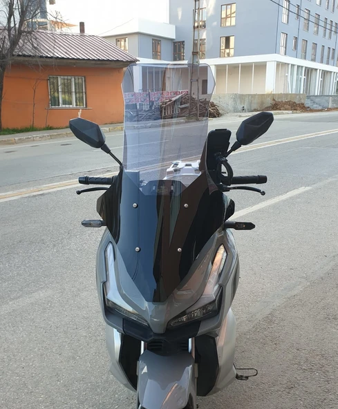 MOTOCAM Kral Arneb 150 Siperlik Ön Cam 2023-2025 Model 78cm Füme Renkli 4mm UZUN CAM ürün görseli