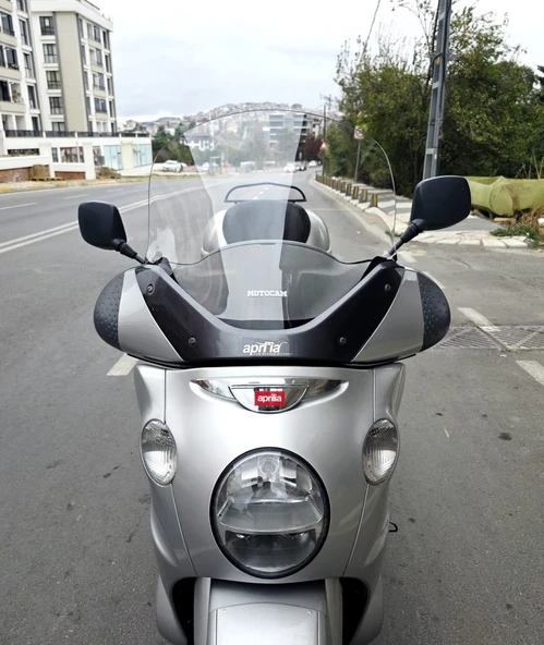 MOTOCAM Aprilia Scarabeo 500 Siperlik Ön Cam 49cm 2003-2008 Model Şeffaf Renkli 4mm ürün görseli