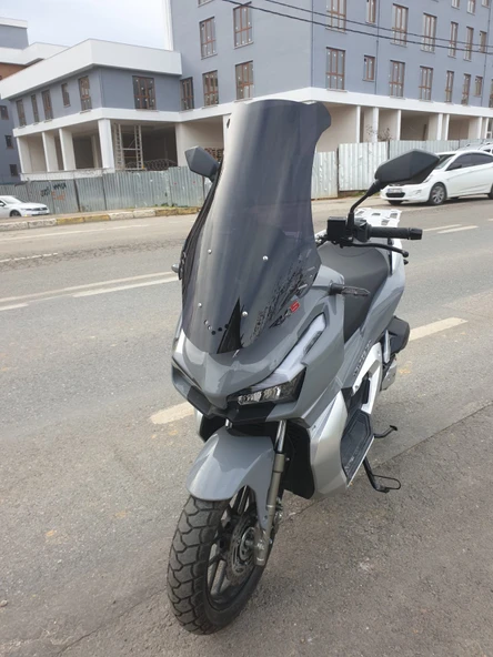 MOTOCAM Kral Arneb 150 Siperlik Ön Cam 2023-2025 Model 65cm Siyah Renkli 4mm ORTA BOYLU CAM - Resim 3