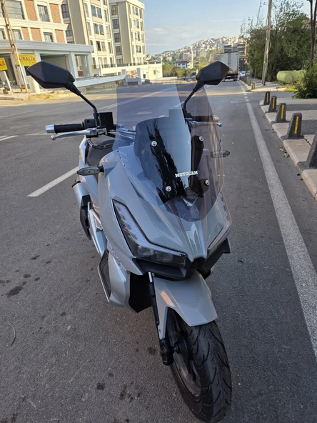 MOTOCAM Kral Arneb 150 Siperlik Ön Cam 2023-2025 Model 49cm Füme Renkli 4mm SPOR CAM - Resim 2