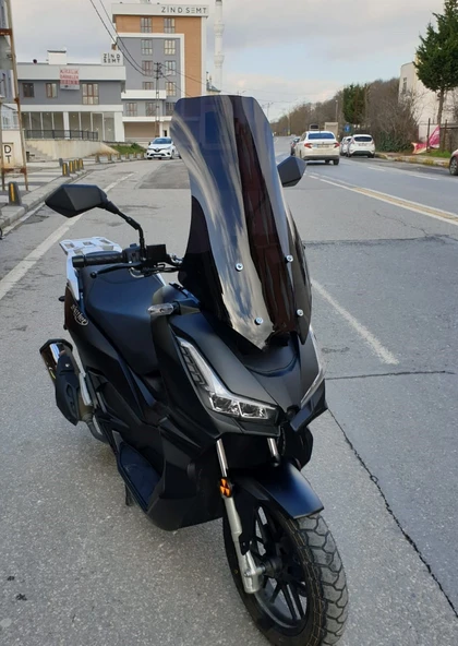 MOTOCAM Salcano Wind 150 Siperlik Ön Cam 2023-2025 Model 68cm Siyah Renkli 4mm - Resim 2