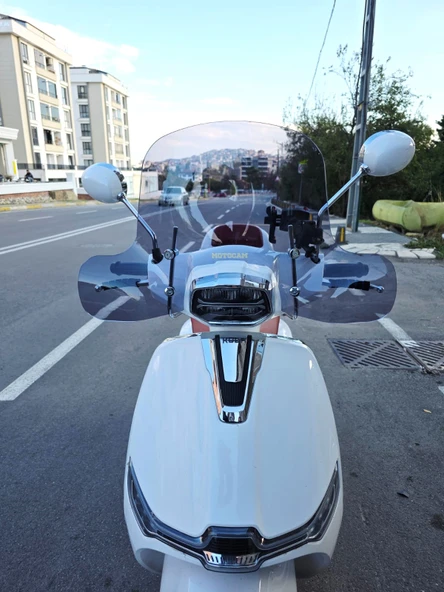 MOTOCAM Küba MT 50 Pro Plus Ön Cam 2024-2025 Model 43cm Füme Renkli 4mm ELCİKLİ APARATSIZDIR ürün görseli