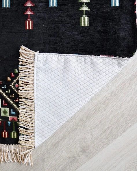 Çeyizlik Hediyelik Seccade Set– Kilim Desenli Astarlı Kadife Seccade, Eşarp, Kristal Tesbih, Erkek Tesbihi, Takke ve Esans Özel Kutulu - Resim 6