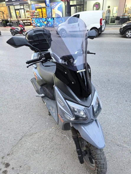 MOTOCAM Altai F2 Max Siperlik Ön Cam 2024-2025 Model 63cm Füme Renkli 4mm - Resim 2