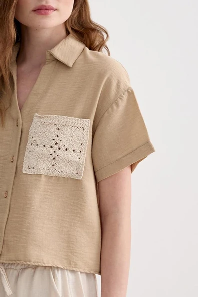 Vos Versa Kadın Keten Dantel Detaylı Kısa Kol Camel Gömlek VVK47031 - Resim 12