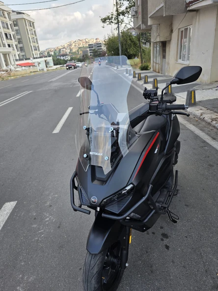 MOTOCAM Salcano Wind 150 Siperlik Ön Cam 2023-2025 Model 57cm Şeffaf Renkli 4mm - Resim 3