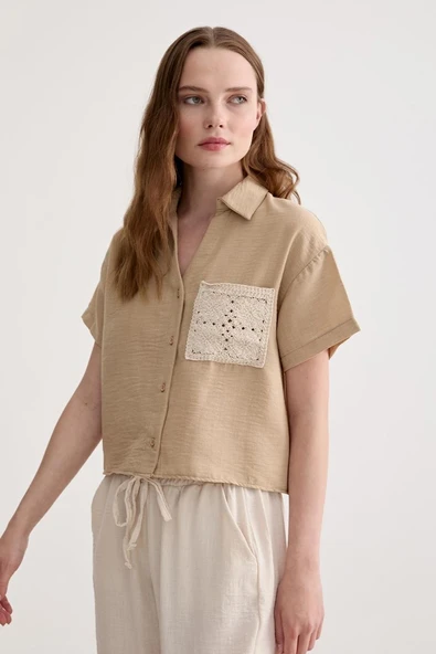 Vos Versa Kadın Keten Dantel Detaylı Kısa Kol Camel Gömlek VVK47031 ürün görseli