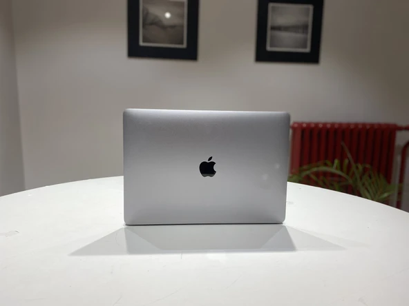 A1708 MACBOOK PRO 13 inç 2017 NTB 2.3GHZ İ5, 8GB RAM, 256GB SSD, 1536MB GPU UZAY GRİSİ 2. EL - Resim 2