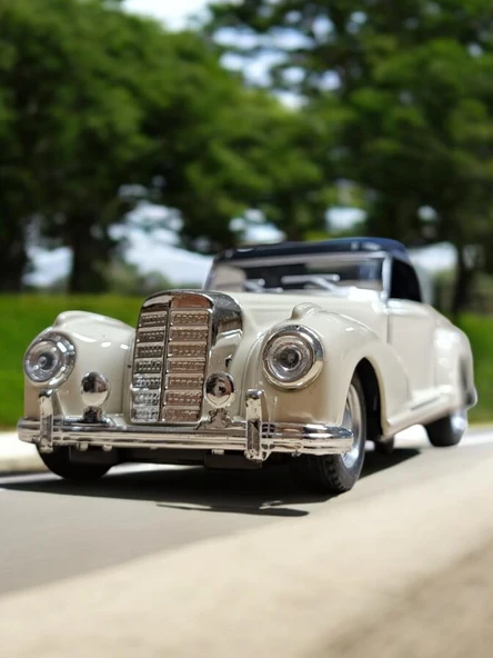 Nostaljik Klasik Metal Çek Bırak Araba Beyaz Kapılar Açılır ( 1/36 Ölçek ) Mod:2 ürün görseli