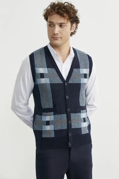 Düğmeli Yünlü Kalın Triko Yelek - Lacivert - Resim 4