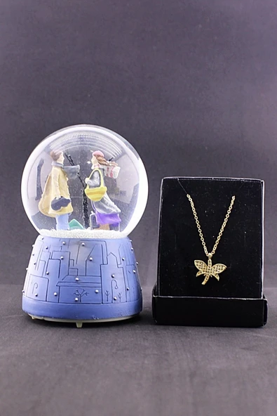Kar Küresi Kolye Seti Sevgiliye Yeni Kış Masalı Orta Boy Kar Küresi ve Zirkon Taş Kolye Set 12CM Boy Işıklı Müzikli ürün görseli