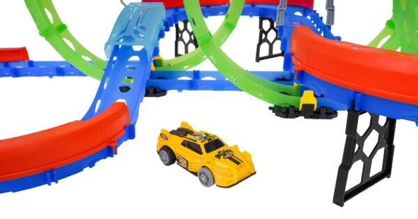 Glow Speed Track 74 Parça Yarış Pisti Seti – 3’lü Loop Işıklı, USB Şarjlı Hızlı Yarış Arabalı Oyun Seti, 3+ Yaş - Resim 5
