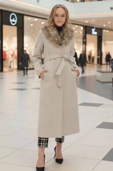 Yakası Kürklü Kaşe Kadın Kaban - Resim 2