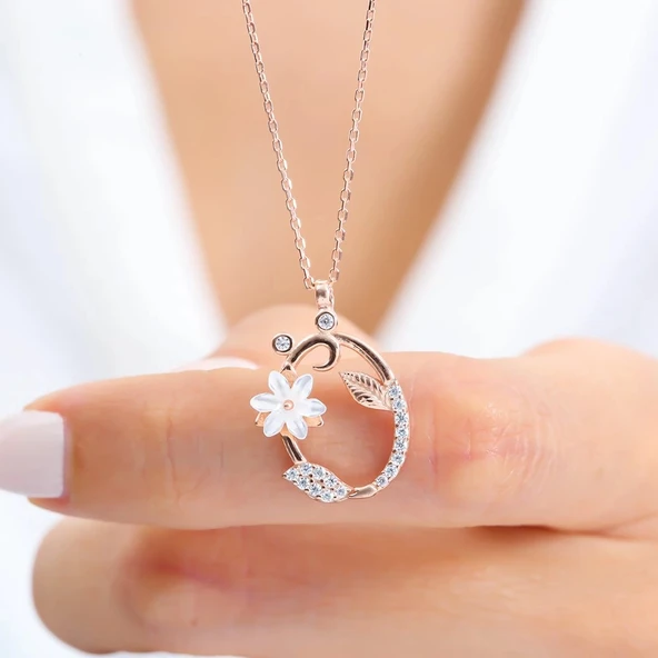 Işıltılı Manolya Çiçeği Ö Harfi Gümüş Harfli Kolye - Altın - Resim 2