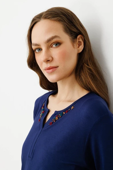 25704 DESEN DMR YAKASI EL NAKIŞ İŞLEMELİ SIFIR PATLI YAKA TRUVAKAR KOL BLUZ - Resim 7