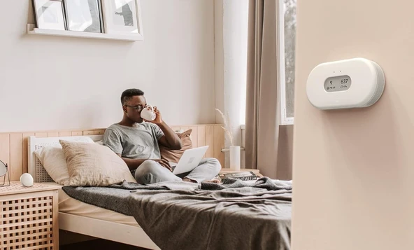 Airthings View Plus 2969 Akıllı Hava Kalitesi Monitörü (Radon, CO₂, VOC, PM2.5) - Resim 2