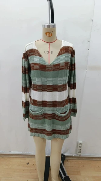 MDB Kadın Uzun Kollu V Yakalı çizgili çok Renkli Triko Mini Elbise - Resim 6