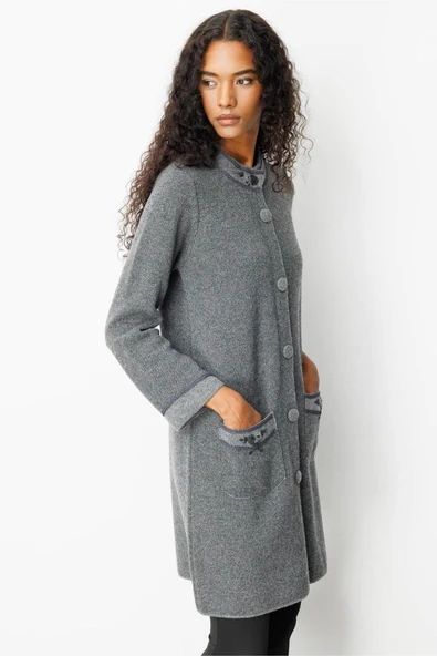 25034 DESEN DİK YAKA KOLU VE CEBİ İŞLEMELİ UZUN TRİKO KABAN - Resim 11