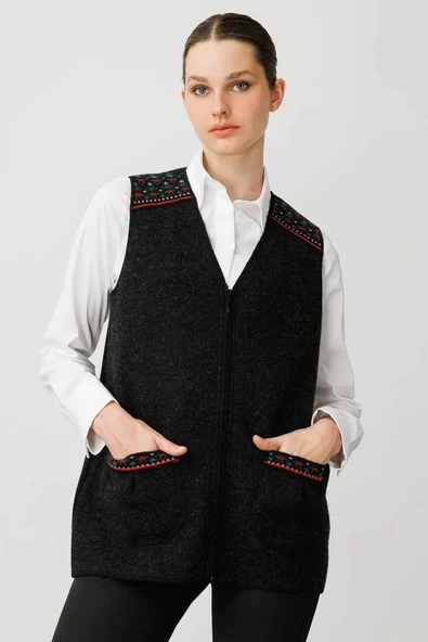 25017 DESEN TRİKO ÖNÜ YAPRAK ÇİÇEKLİ AFRODİT SALLAMA BANTLI ÇITÇITLI  S YAKA UZUN YELEK ürün görseli