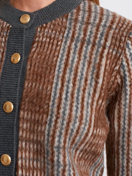 60986 DİLVİN DESENLİ ŞARDONLU DÜĞMELİ TRİKO HIRKA - Resim 10