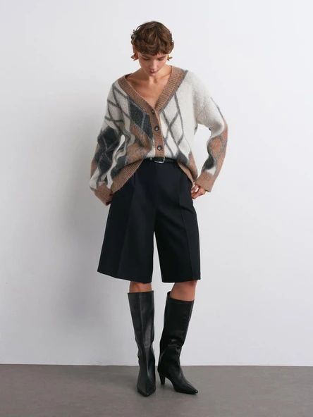 60989 DİLVİN V YAKA BAKLAVA DESENLİ ŞARDONLU TRİKO HIRKA ürün görseli