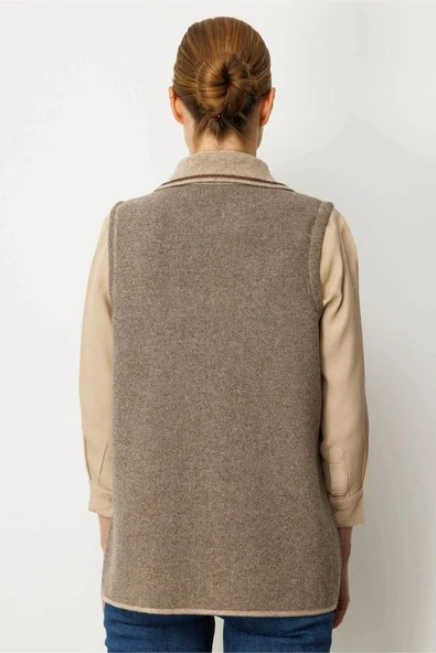 25031 DESEN TRİKO POLO YAKASI KORDENE NAKIŞ İŞLEMELİ FERMUARLI KISA YELEK - Resim 8