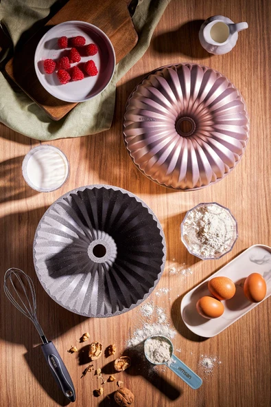 Griss Hardstone Döküm Kek Kalıbı Golden Pink 24 Cm ürün görseli