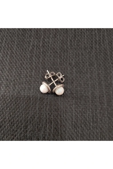 925 Ayar Beyaz Opal Taş Tasarımlı Kadın Gümüş Küpe - Sade ve Şık - Tırtıklı Model - Resim 3