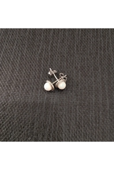 925 Ayar Beyaz Opal Taş Tasarımlı Kadın Gümüş Küpe - Sade ve Şık - Tırtıklı Model - Resim 2