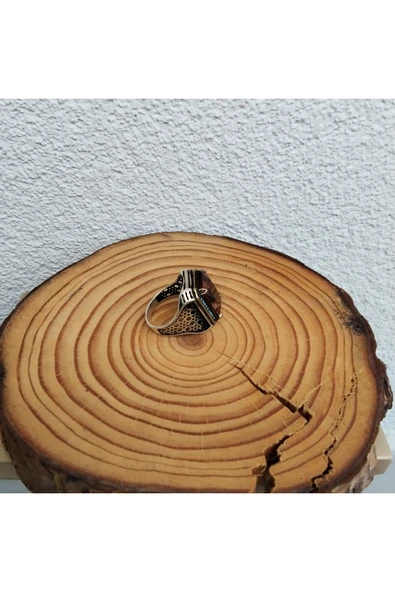 925 Ayar Gümüş Şık Tasarım Zeytin Yeşili Taş Detaylı Erkek Yüzük - Kenarları Tasarım İşlemeli ürün görseli 1