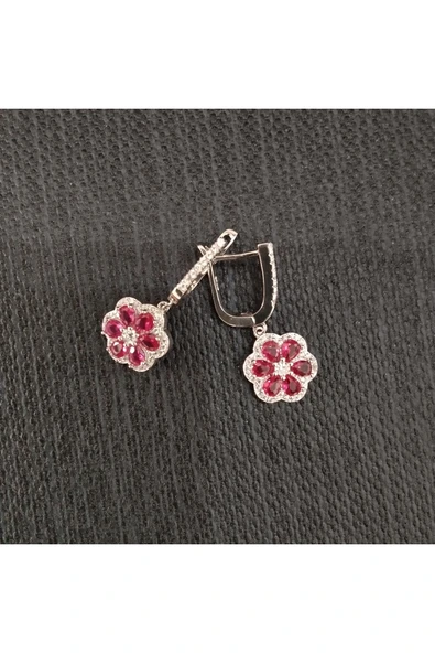 925 Ayar Çiçek Tasarımlı Kadın Gümüş Küpe -Sade ve Şık- Kırmızı Model - Resim 3