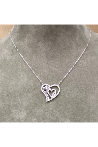 925 ayar gümüş kalp modelli taşlı kolye ürün görseli 1