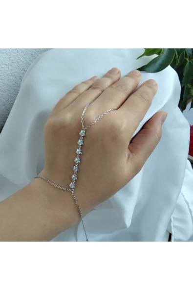 925 Ayar Gümüş Zirkon Taşlı ve Otantik Detay Şahmeran Kadın Bileklik- Şık Tasarım (Yıldız Model) ürün görseli