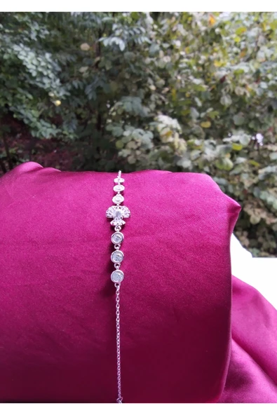 925 Ayar Gümüş Çiçek Detaylı Taşlı Model Kadın Bileklik-Şık Tasarım ürün görseli 1