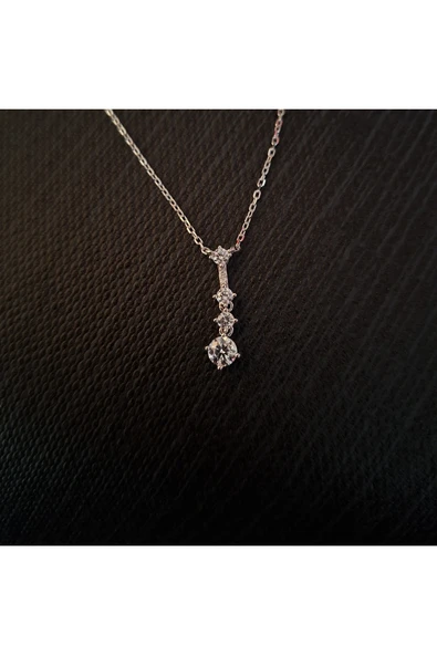 925 Ayar Gümüş 3'lü Zirkon Taşlı Model Genç/Yetişkin Kadın Kolyesi - Şık Tasarım ürün görseli 1