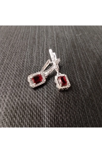 925 Ayar Gümüş Kadınlar İçin Özel Tasarım Küpe - Sade ve Şık - Kırmızı Detaylı Sallantılı Model - Resim 3