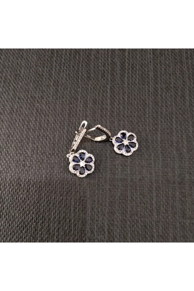 925 Ayar Çiçek Tasarımlı Kadın Gümüş Küpe -Sade ve Şık- Mavi Model - Resim 3