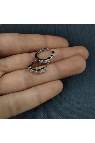 925 Ayar Gümüş Kadın Minimal Tasarım Zirkon Taşlı Küpe - Resim 3