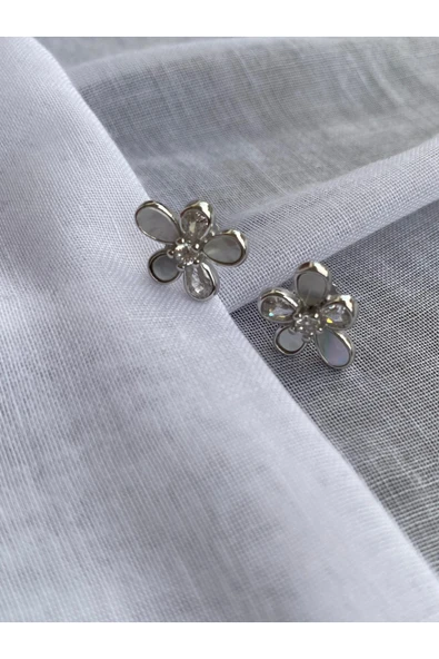 925 Ayar Gümüş Çiçek Model Çocuk/Genç/Yetişkin Kadın Küpesi -Şık Tasarım ürün görseli 1