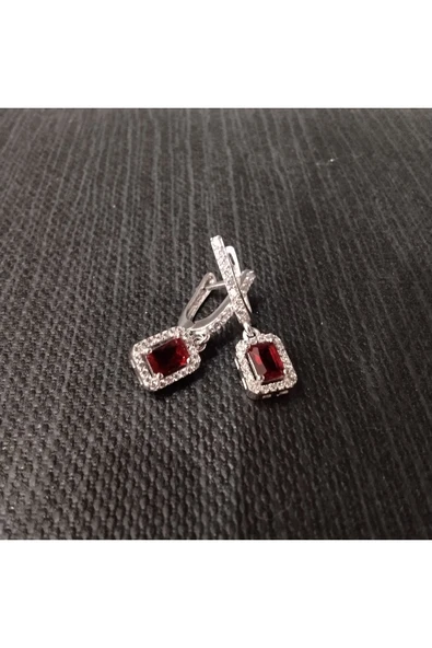 925 Ayar Gümüş Kadınlar İçin Özel Tasarım Küpe - Sade ve Şık - Kırmızı Detaylı Sallantılı Model - Resim 2