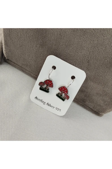 927 Ayar Gümüş Çocuk Küpesi– Zarif ve Güvenli Tasarım Model 3 ürün görseli 1