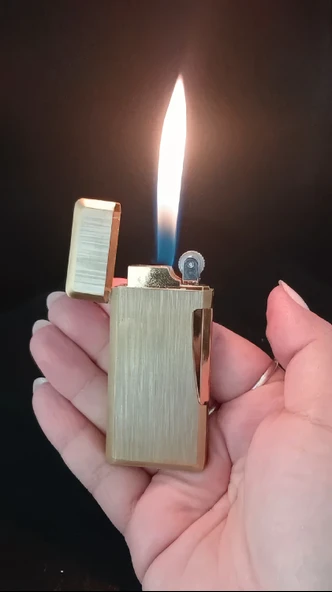 Sade Tasarım Fırçalı Pirinç Görünümlü Koleksiyonluk Gazlı Çakmak - Resim 2