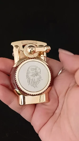 Gold Kaplama Kartal Gravürlü Retro Ateşlemeli Çakmak ürün görseli 1